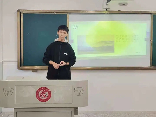 长沙职业学院--邓仁忠